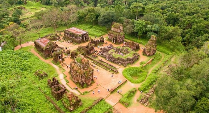 Toàn cảnh khu di tích Mỹ Sơn