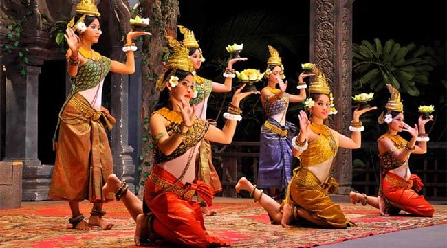 Điệu múa Apsara lộng lẫy mê hoặc du khách