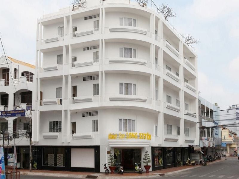 khách sạn Long Xuyên Hotel