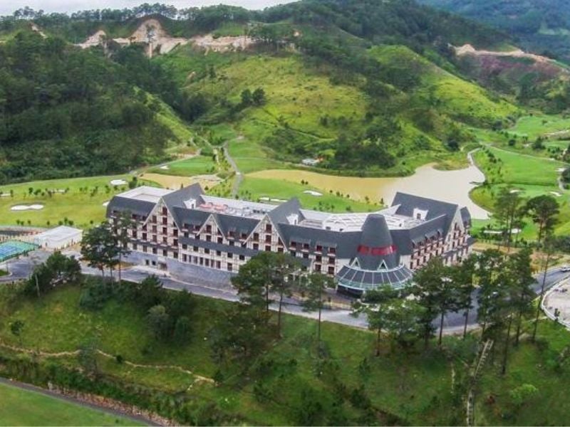 khách sạn 5 sao Đà Lạt Swiss Belresort Tuyền Lâm