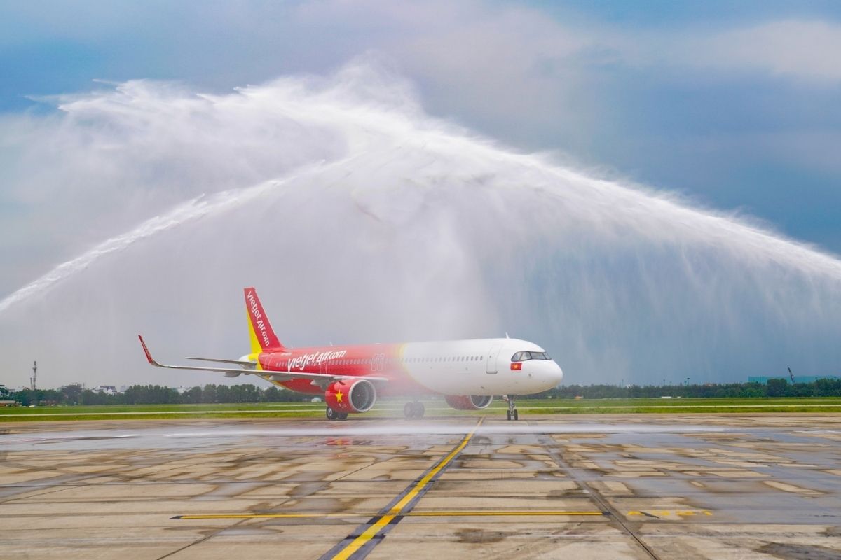 máy bay Vietjet bị rơi bánh 