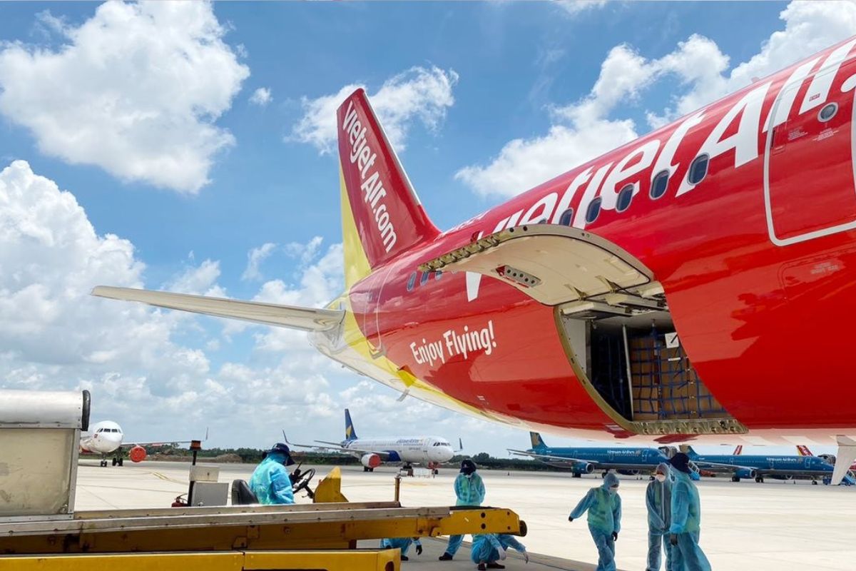 Vietjet hạ cánh khẩn cấp