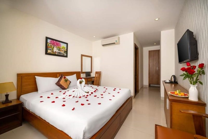 Lan Nhi Hotel - Khách sạn 2 sao gần biển Đà Nẵng