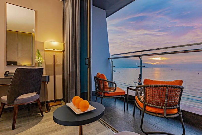 Khách sạn 4 sao Đà Nẵng Le Sands Oceanfront Danang Hotel